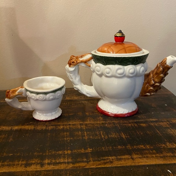 NWT Collectible Santa tea pot and cup Mountain Santa - Picture 3 of 5